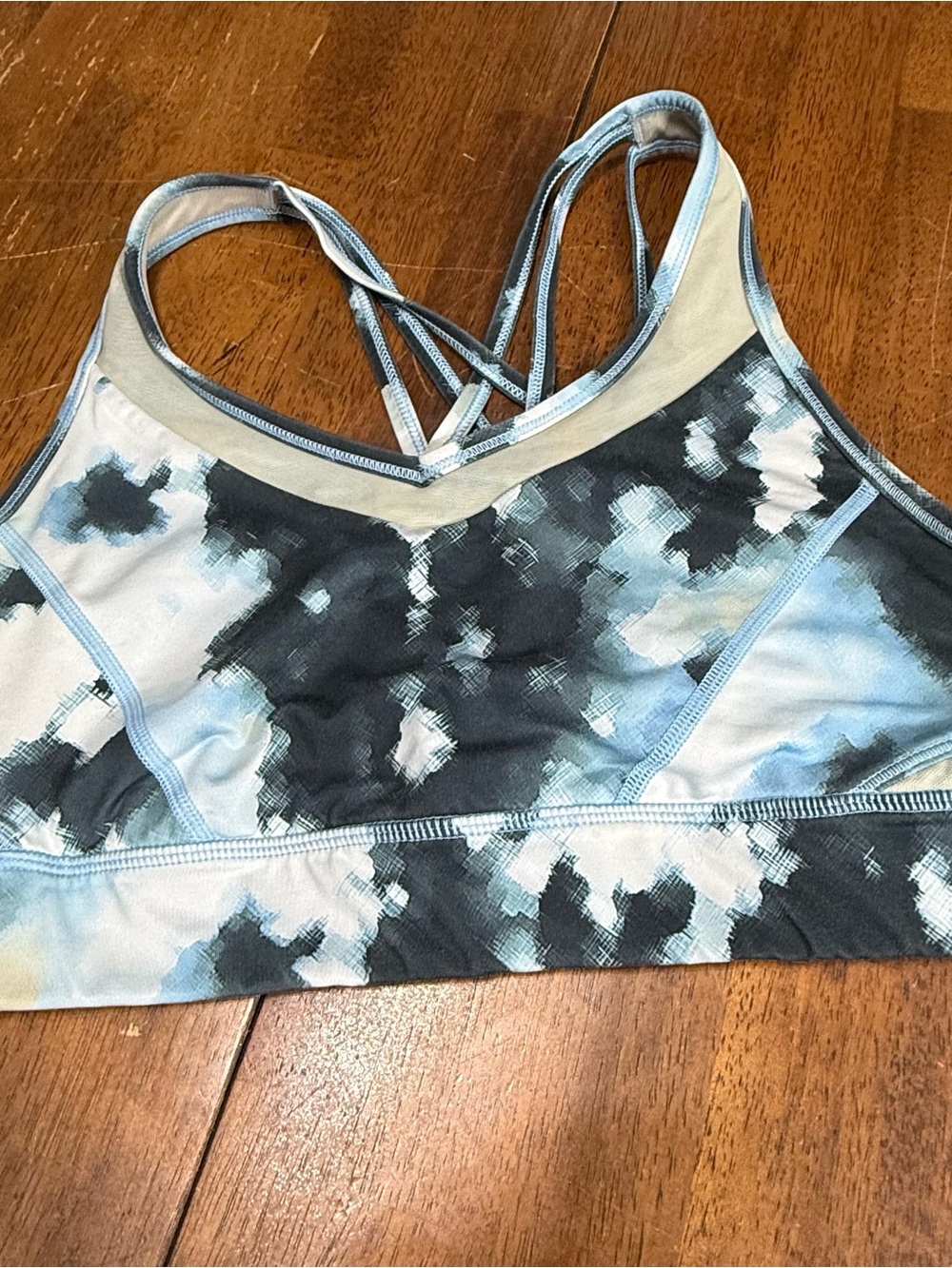 Lululemon Women’s Sports Bra Size 6 Blue Black Floral Strappy Back